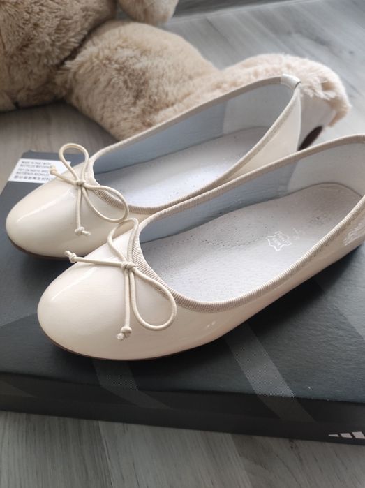 Балеринки обувани веднъж.