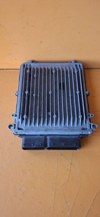 ECU двигателен компютър Mercedes W212 W204 W221 3.0 CDI OEM A6421505691