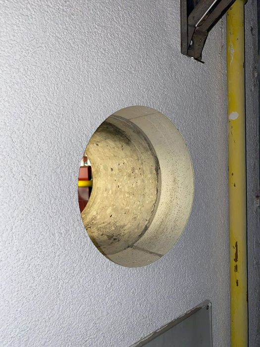 Executăm  Carotări diamantate în beton , cărămidă ,BCA și Piatră