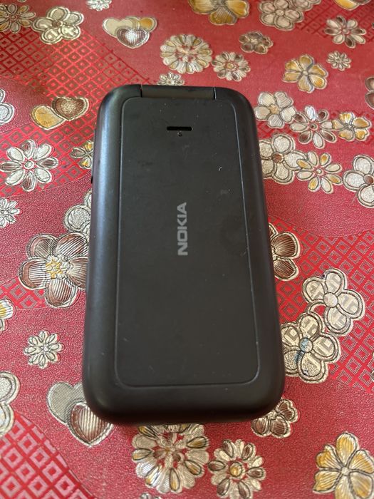 Nokia 2660 Flip excelent