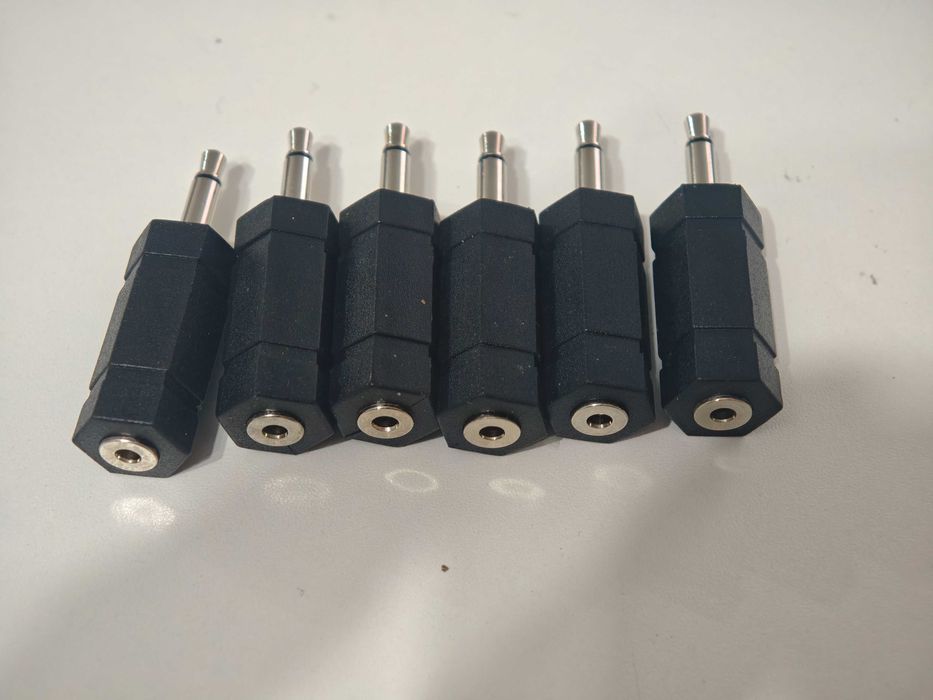 Ocazie -Set mufe și adaptoare diverse – USB, PS/2, audio, DVI-VGA, DIY