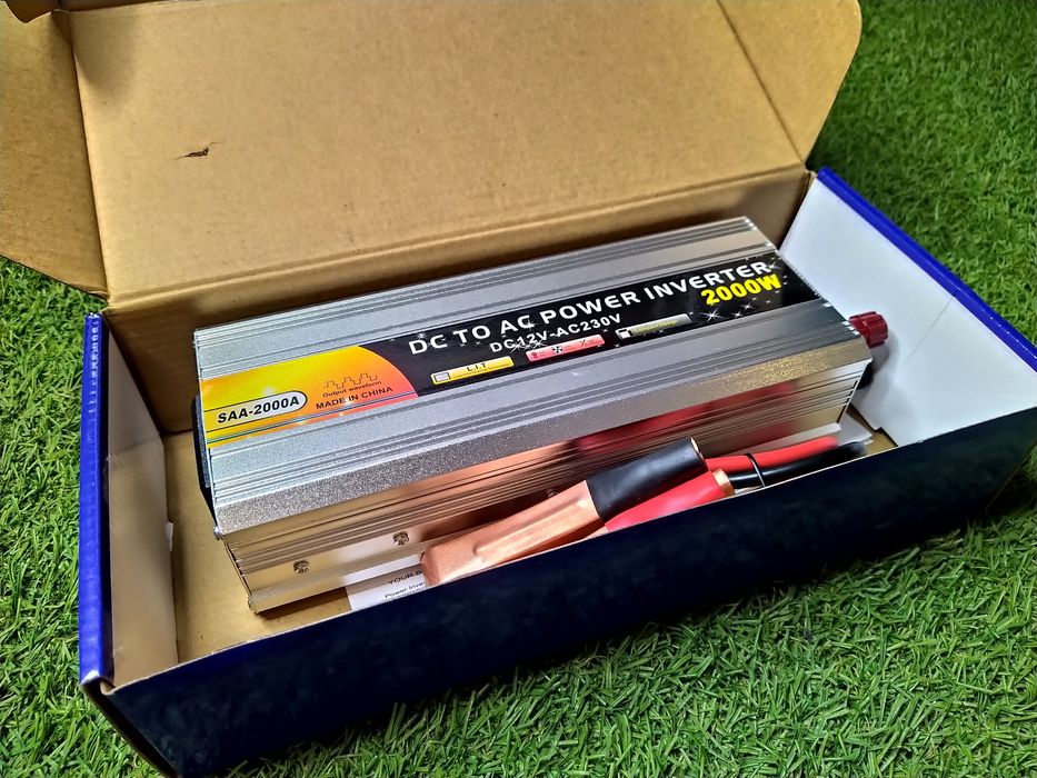 Invertor Auto 2000W 12V-230V AC, 220V  Camping, Pescuit