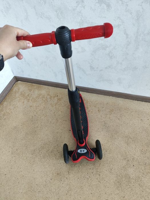 Продам детский самокат