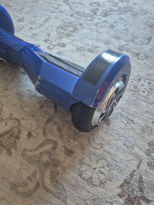 Продам гироскутер с встроенным блютузом.