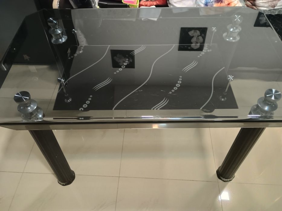 Vând Masa de bucătărie din sticlă 130/80