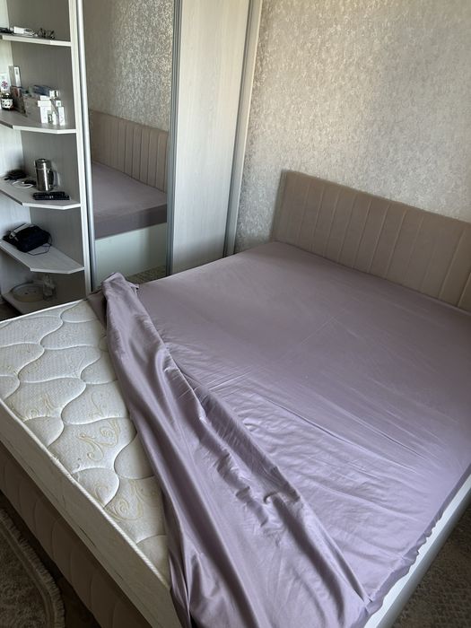 Продам двухспальную кровать
