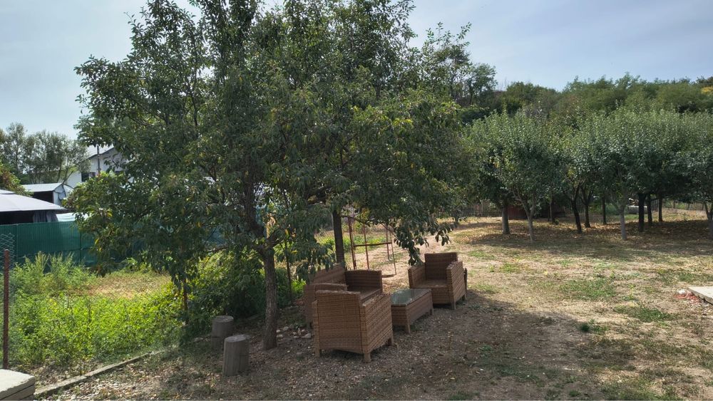 Vand casa/ schimb (cu apartament + diferenta) Pitesti, 1178 m teren