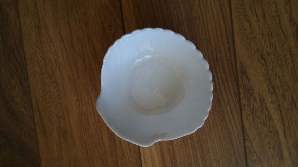 Свещници, свещи, чаши, купички, фигурки и украси