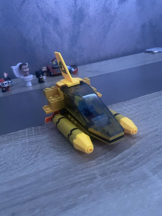 lego cu sectie de politie si submarin
