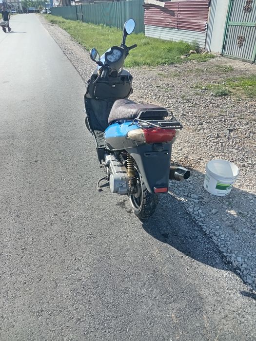 Продам скутер цена 120000