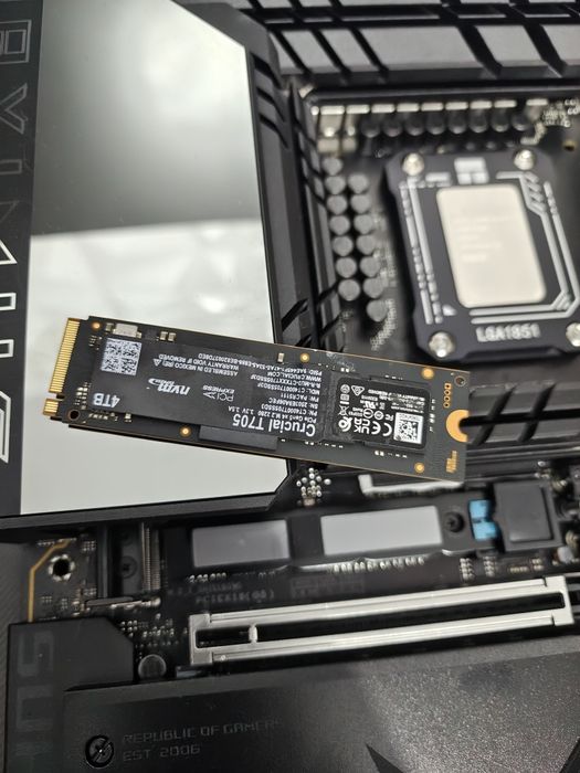 SSD PCIe Gen 5 Crucial T705 4TB