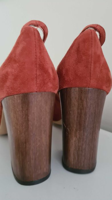 Елегантни обувки Adolfo Dominguez