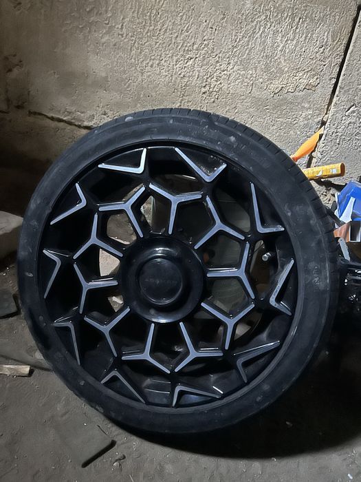 Продам четыре летние шины вместе с дисками