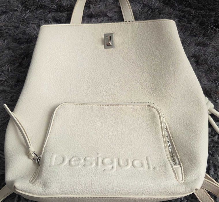 Разпродажба на дамски чанти в перфектно състояние