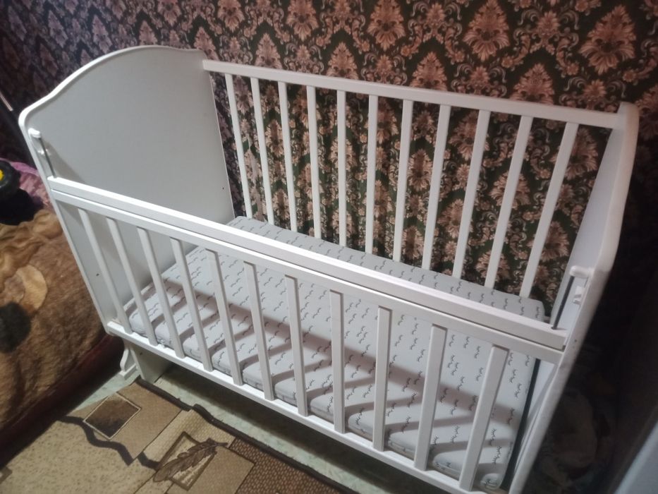 Продам детскую кроватку