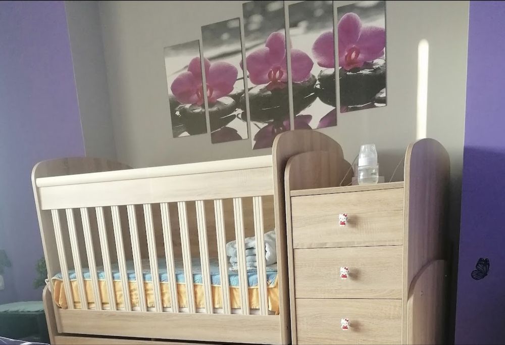 Креватче с включен матрак, обиколници и подложка за повиване