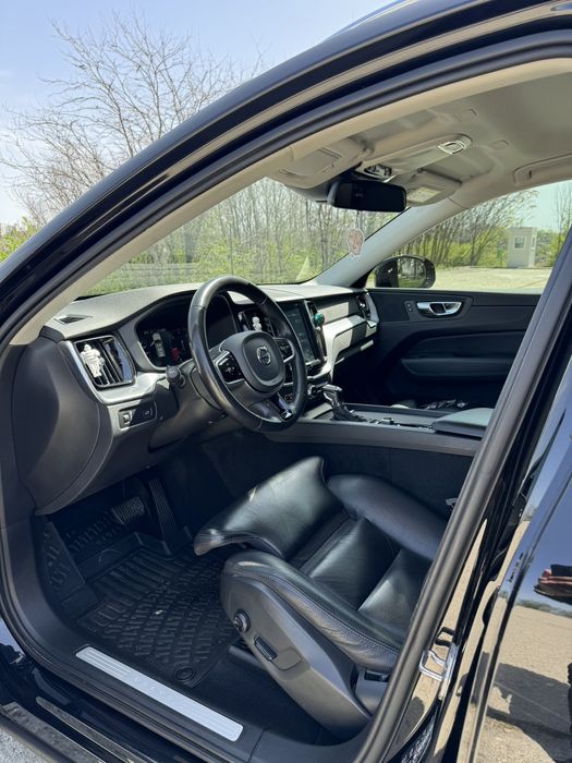 Vând Volvo XC 60 2019 2.0 automat