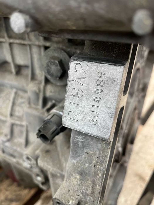 Двигател HONDA CIVIC 1.8I 140к.с.-КОД:R18A2