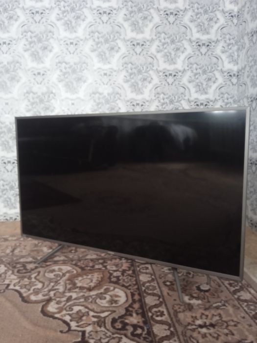 Продам телевизор цена договорная.