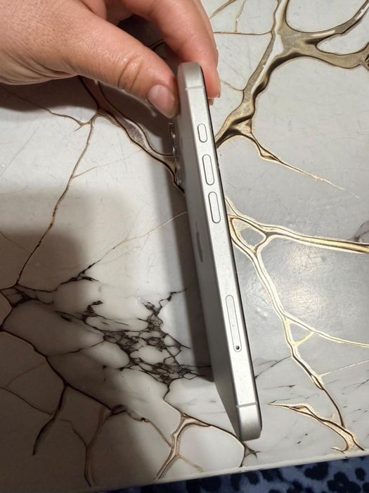 Iphone 16 продам 128 gb