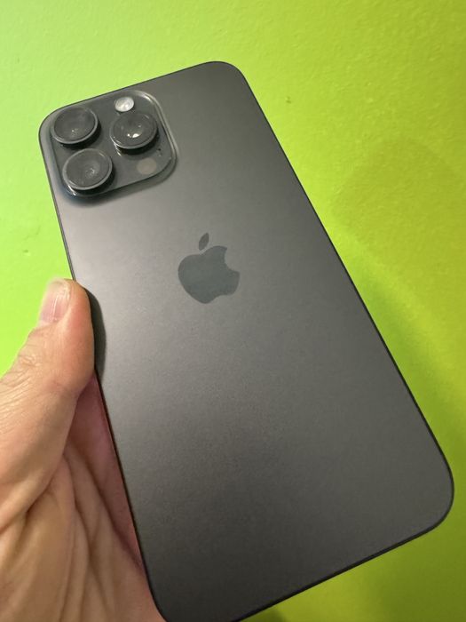 Telefon iPhone 15 Pro Max 512gb ca nou la cutie full box liber retea