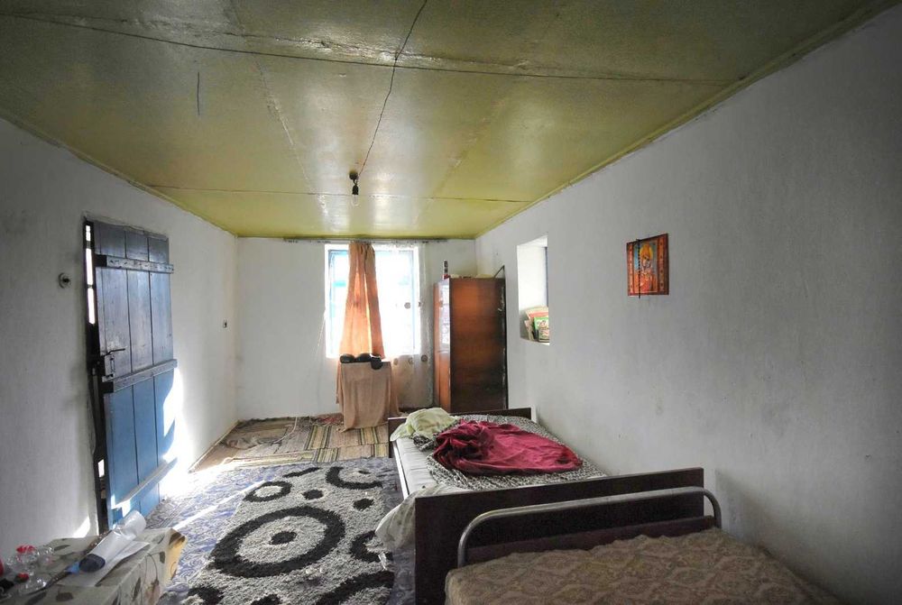 Двуетажна къща в село Долна Липница