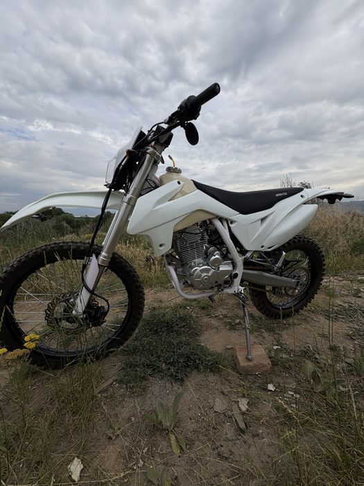 Продам мотоцикл avantis fx 250