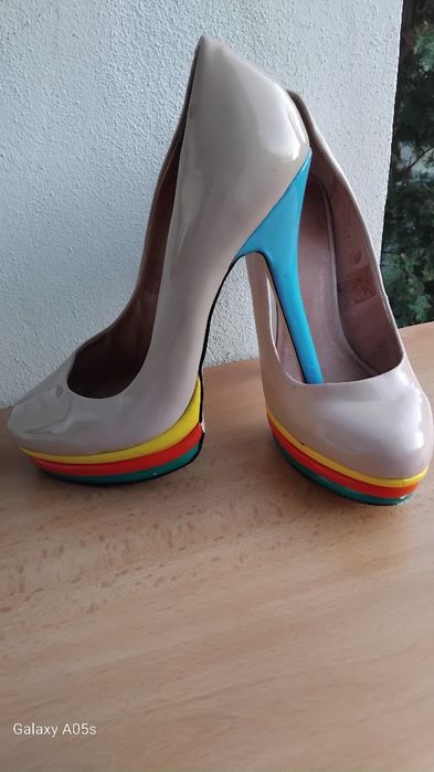 Vand pantofi alisha stare buna mărimea 39