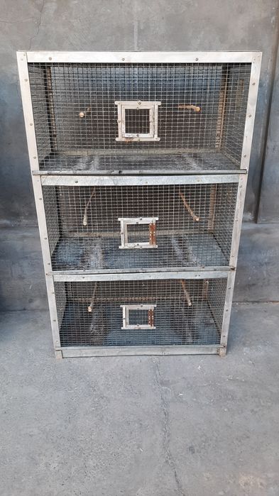 Qafas srochno sotiladi