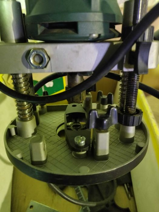 Професионална оберфреза Bosch