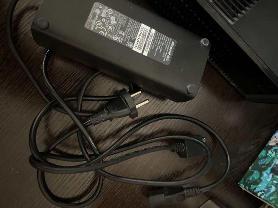 Продам XBOX 360 в отличном состоянии