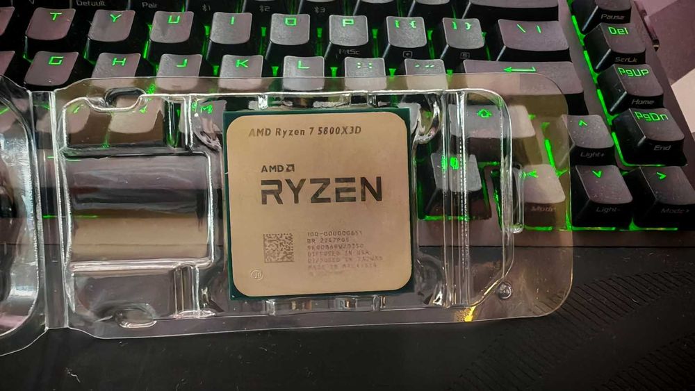 Процесор AMD Ryzen 7 5800X3D, 8 Cores (Up to 4.5GHz), 100MB Cache AM4