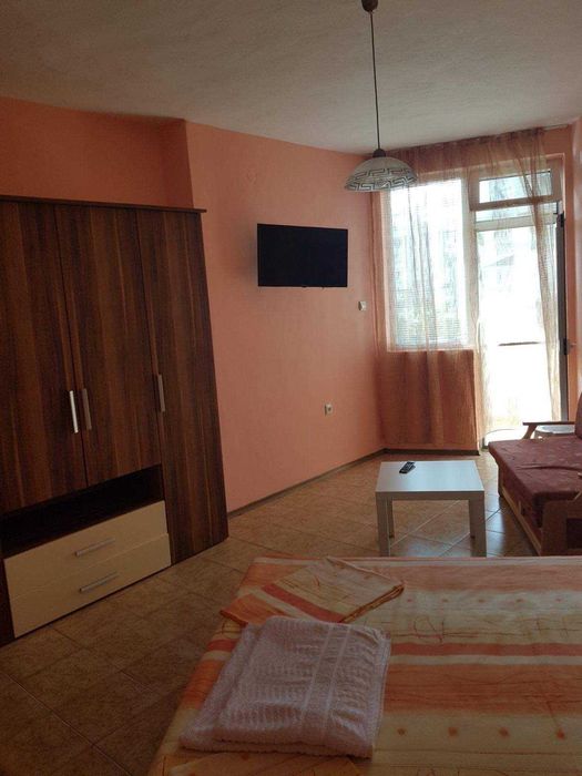 Първа линия студия в Поморие