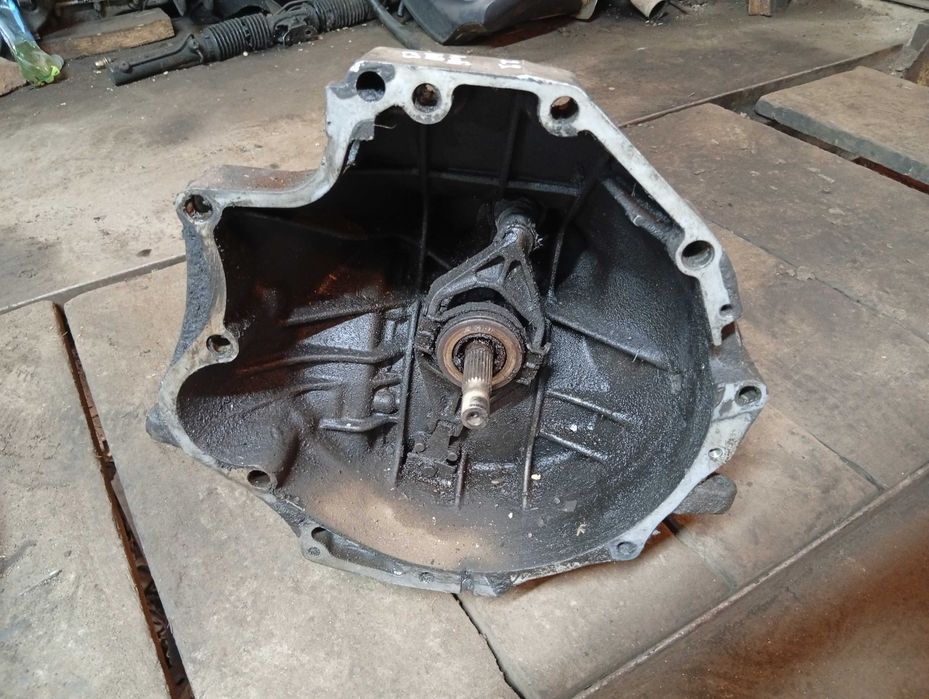 МКПП Audi 100 C3