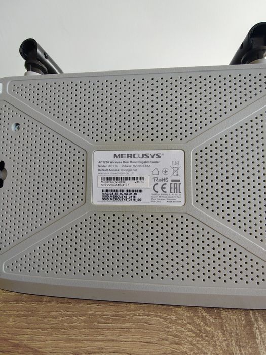 Vând Router wireless MERCUSYS  AC1200 Dual Band