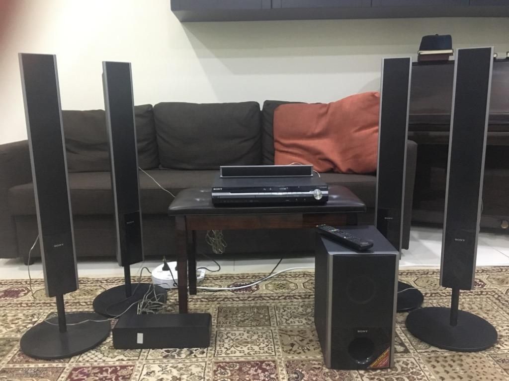 Продам Домашний кинотеатр Sony DAV DZ870W 1000W: 140 у.е. - Акустические  системы Паркент на Olx