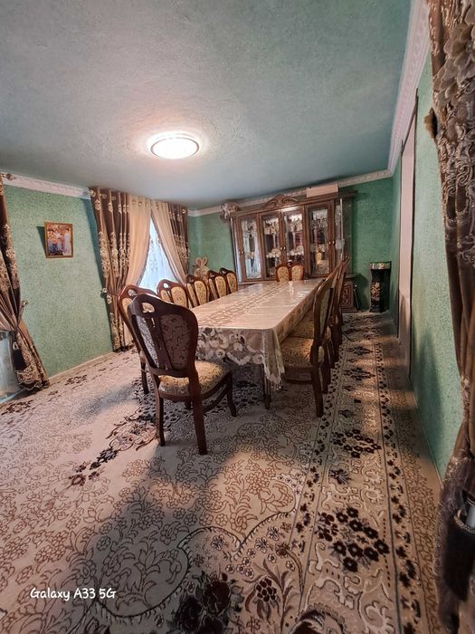 Srochna hovli sotiladi