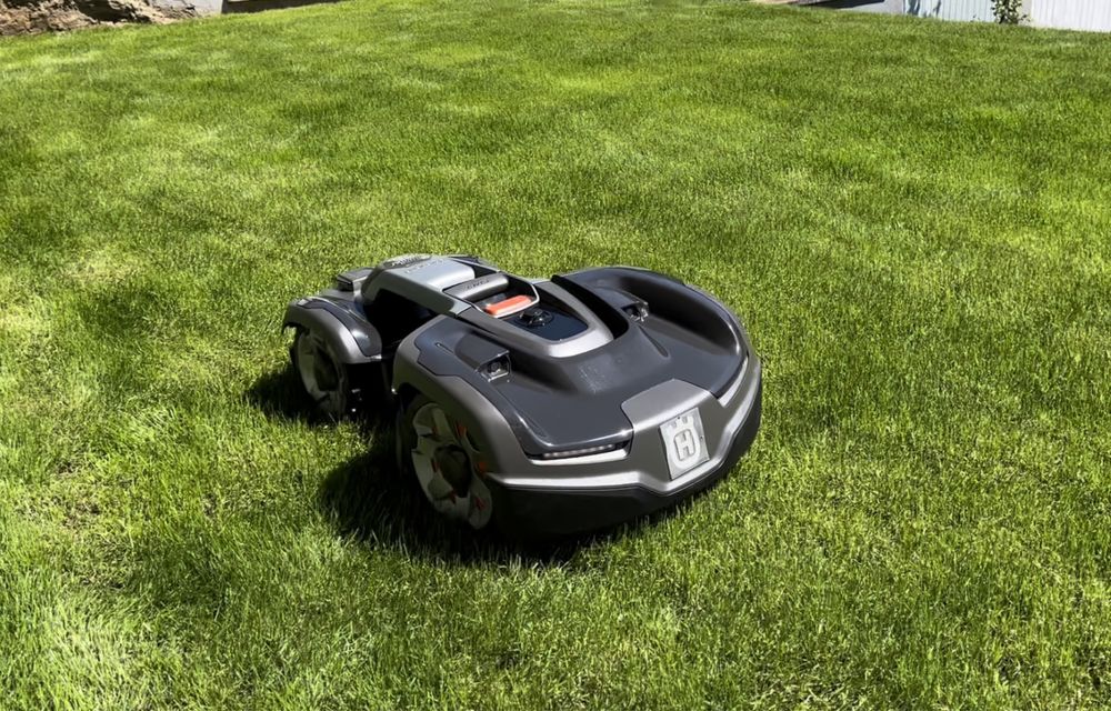 Vindem/montăm roboti de tuns gazonul HUSQVARNA AUTOMOWER