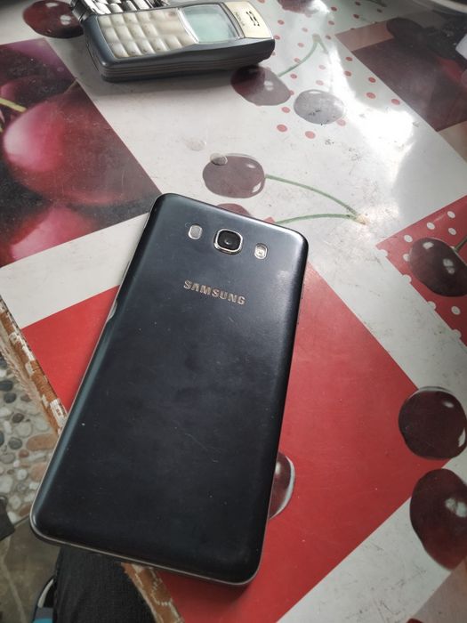 Vând Samsung Galaxy J7.2016.