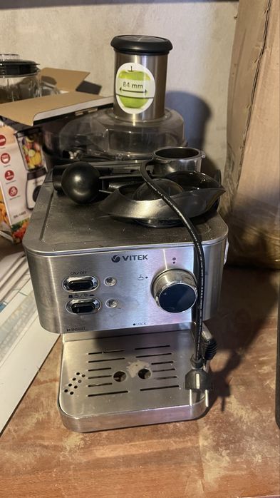 Кофе машина и соковыжималка