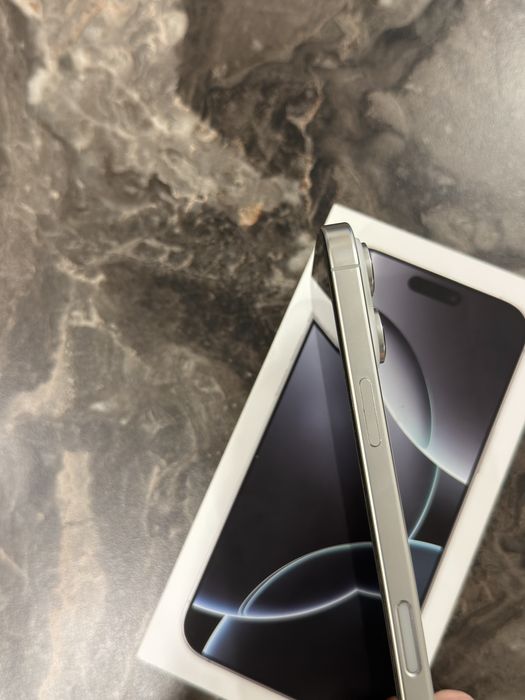 iPhone 16 Pro Max 256GB, White Titanium, exceptional,10/10