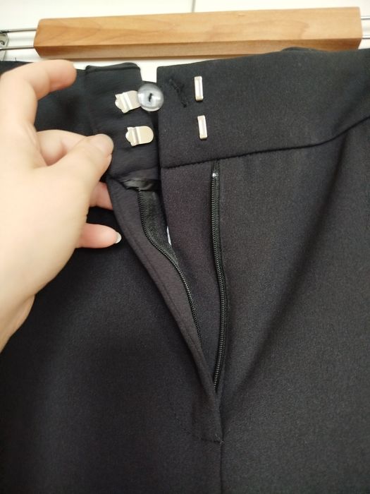 Панталон с червен кант 2-3 хл