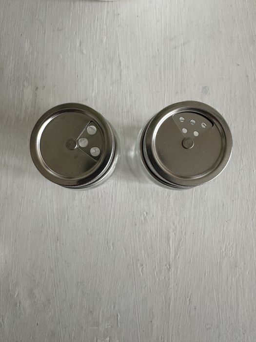 Солници IKEA 2 бр. за 2.99 лв. общо