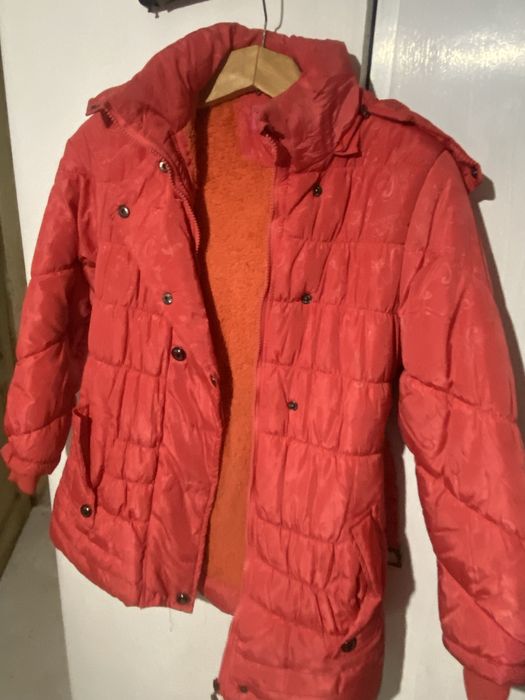 Сака и якенца за по 8 лв броя