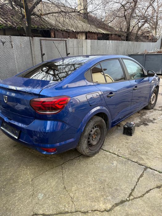 Vand Logan lll avariat conform pozelor