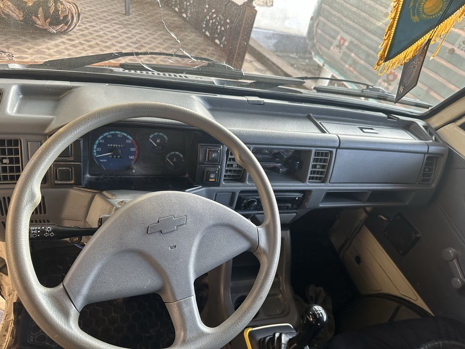 Продается дамас в хорошем состоянии 2018года молочного цвета