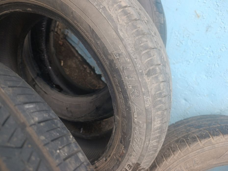 Резина летняя 215/55/17