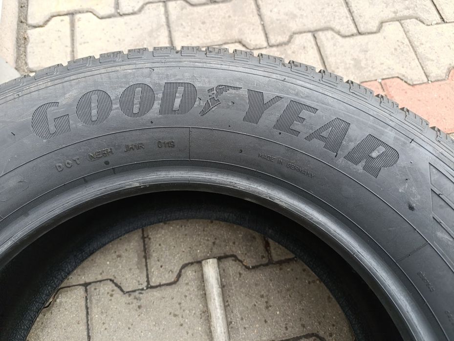 Două anvelope noi M+S 285 60 18 Goodyear Eficient Grip SUV 4x4