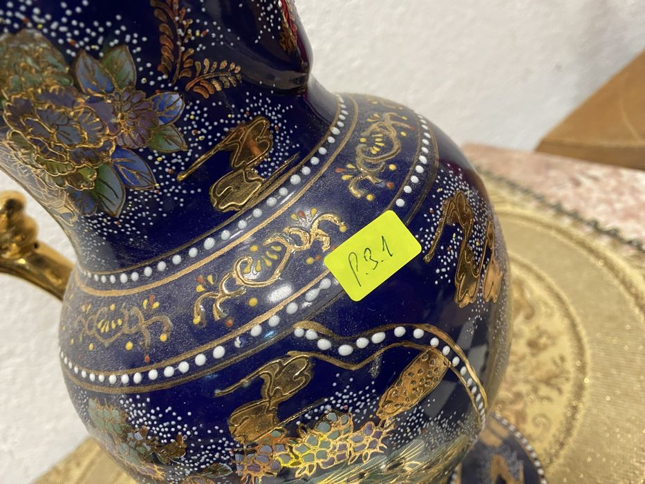 Китайска порцеланова кана изрисувана ръчно с 24 к златни бои