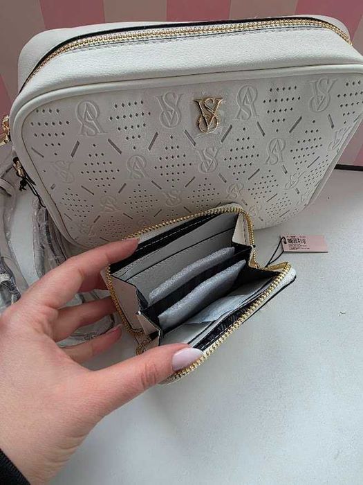 Victoria's Secret оригинална бяла кросбоди чанта/портмонета